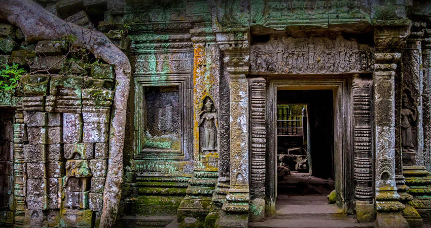 Full-day Small-Group Angkor Wat Tour from Siem Reap