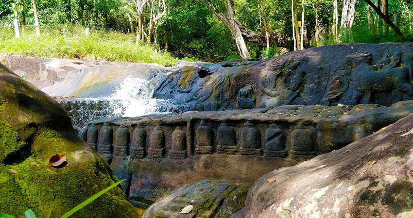 The river of 1000 Lingas and the Citadel of the Women tour 1Day