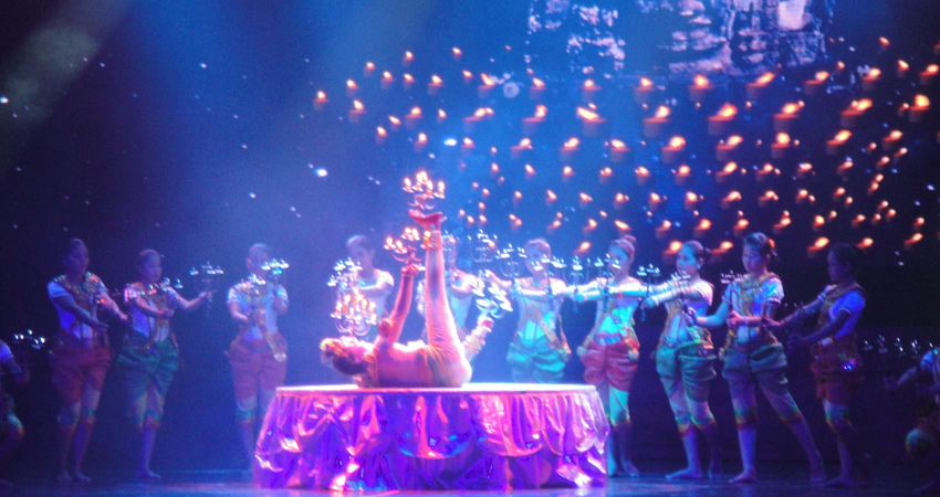 Smile of Angkor Show