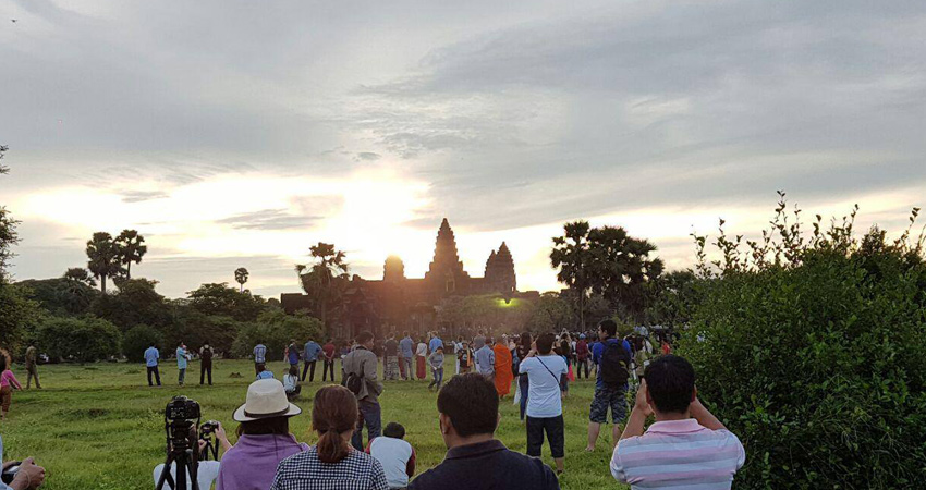Angkor Wat Sunrise and Temples from Siem Reap Small-Group