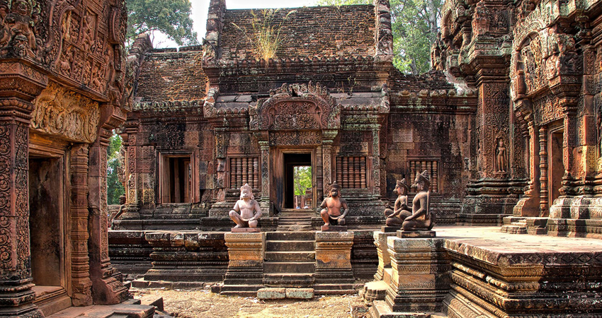 Full-day Banteay Srei, Preah Dak, and Temples Tour from Siem Reap