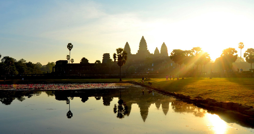 Angkor Wat Tour from Sunrise by Tuk Tuk